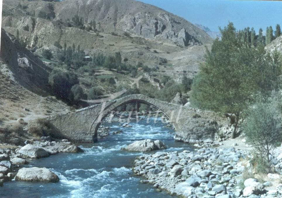 Amoloo Mineral Water Spring 