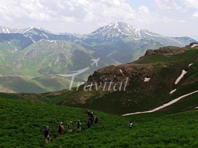 Chehel Cheshmeh Mountain – Divandareh - view 1