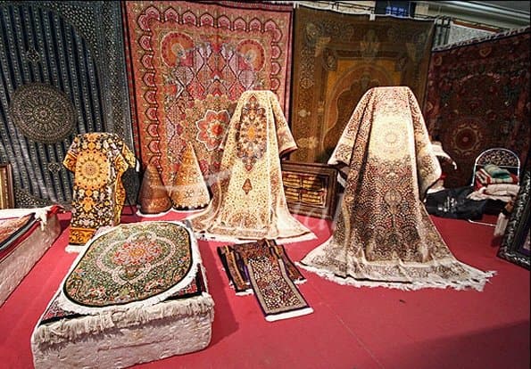 Handicrafts and Souvenirs 