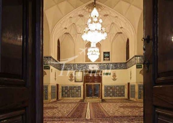 Peer-e-Palandooz Mausoleum 