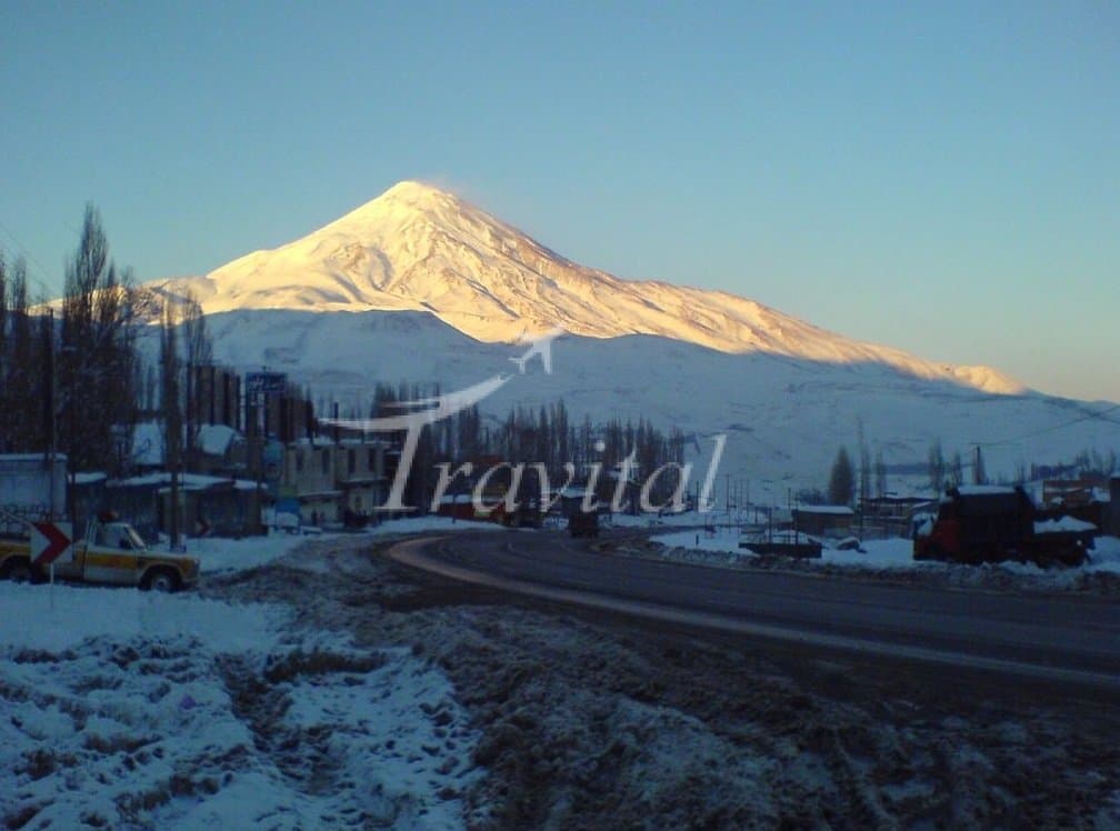 Qal’eh Dokhtar Spring, Plure – Damavand
