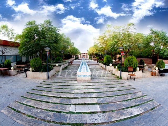 Rose (Roz) House Hotel – Kashan
