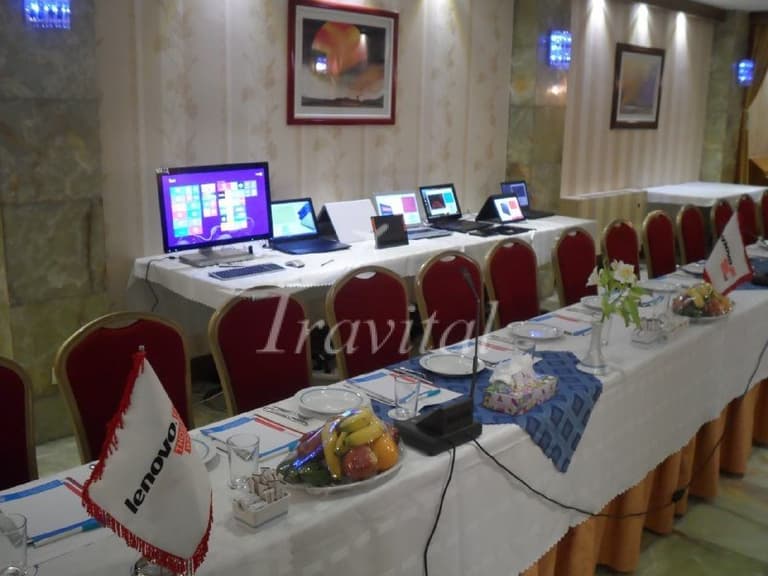 Ali Qapu (Alighapoo) Hotel – Isfahan