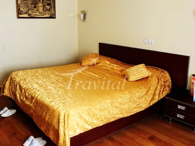 Piroozy Hotel – Isfahan