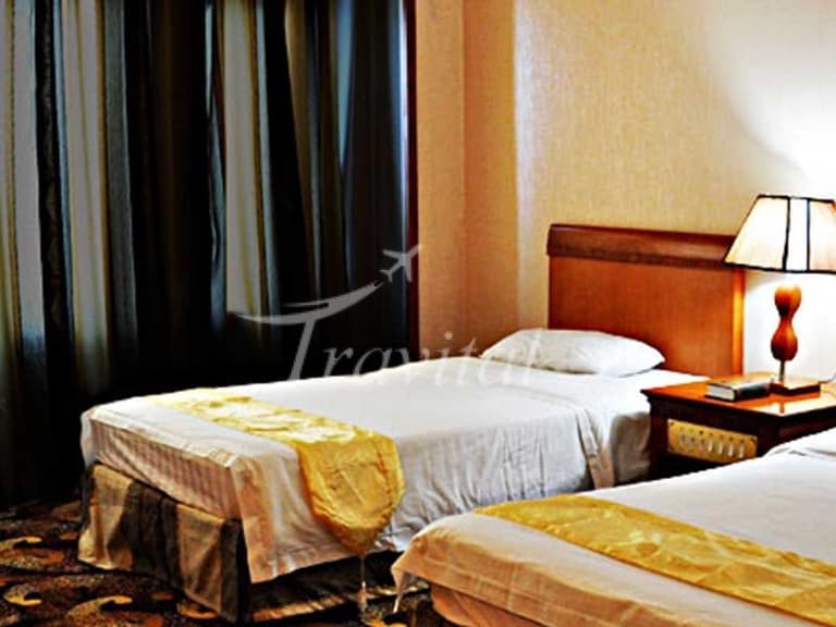 Parmis Hotel – Kish