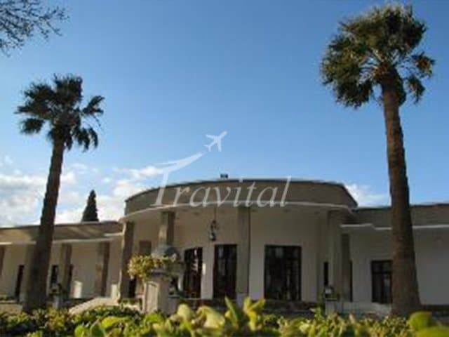 Apadana Takhte Jamshid Hotel – Shiraz
