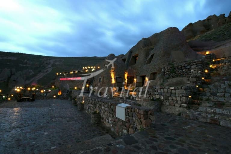 Laleh Kandovan International Rocky Hotel – Tabriz
