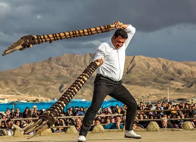 Shovel Swinging Ritual, a 2000 years old Tradition to Appreciate the Goddess of Water