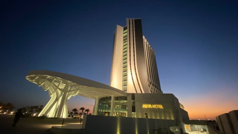 Arya Bastan Hotel – Kish