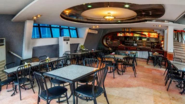 Ariyan Hotel – Nur