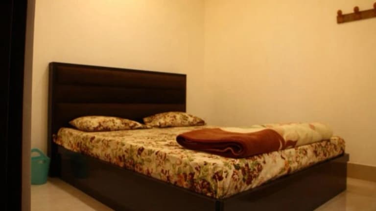 Darya 1 Lodging House – Mahmudabad