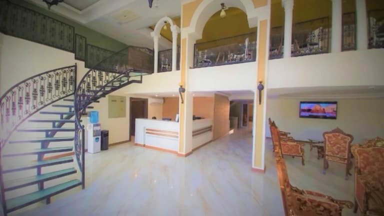 Hiva Apartment Hotel – Kerman
