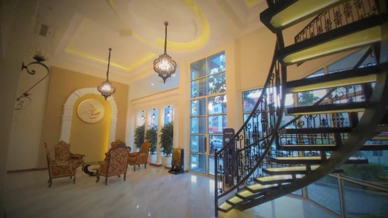 Hiva Apartment Hotel – Kerman