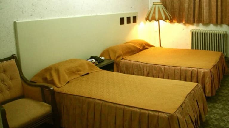 Abrisham Guest House – Ghazvin