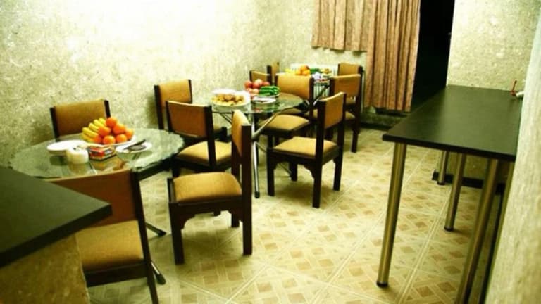 Abrisham Guest House – Ghazvin