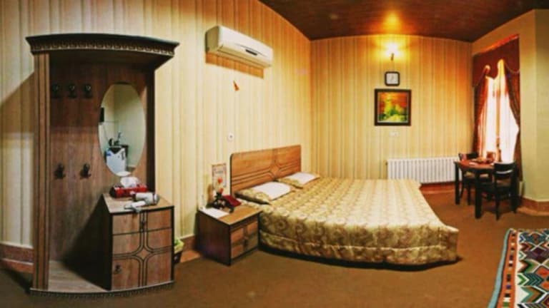 Emad Nezam Hotel – Ferdos