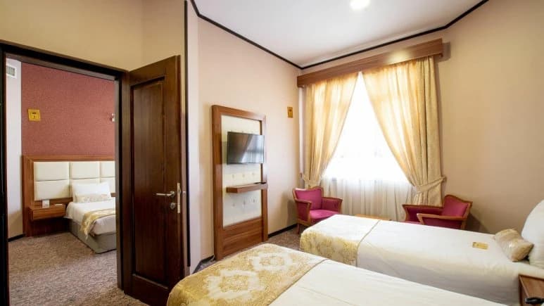 Beyn al Haramein Hotel – Shiraz - view 1