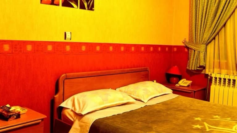 Sadra Hotel – Tonekabon