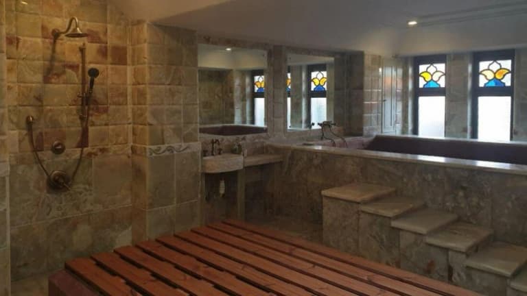 Orosi Hotel – Tabriz