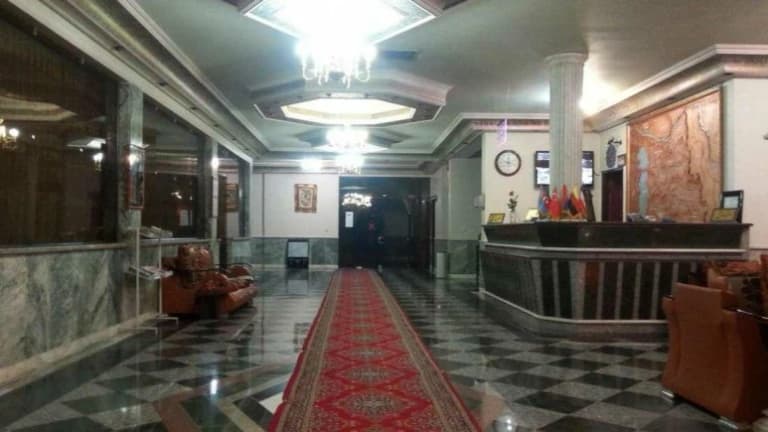 Laleh Hotel – Bonab