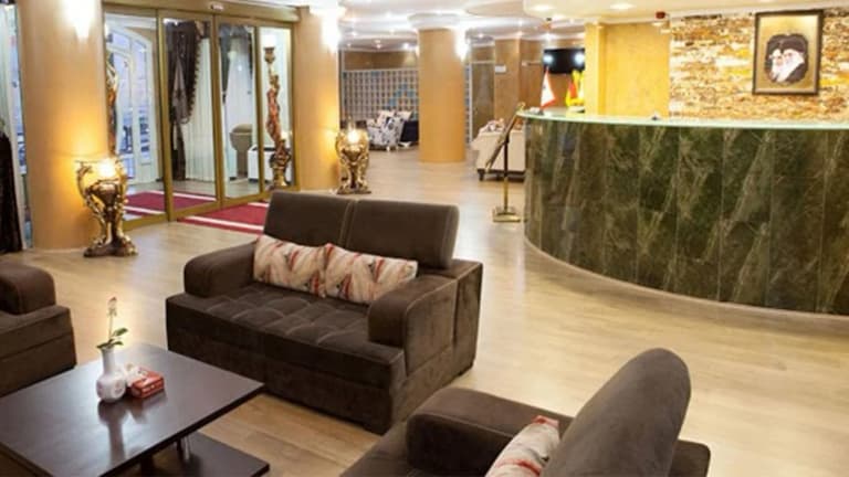 Bam Hotel – Borujen