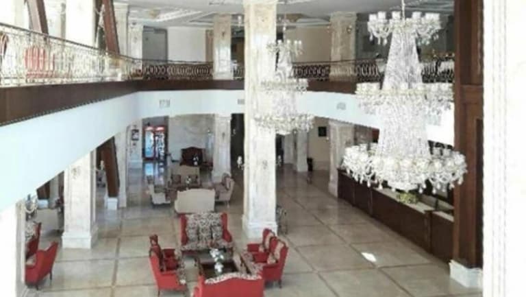Haleh Hotel – Baneh