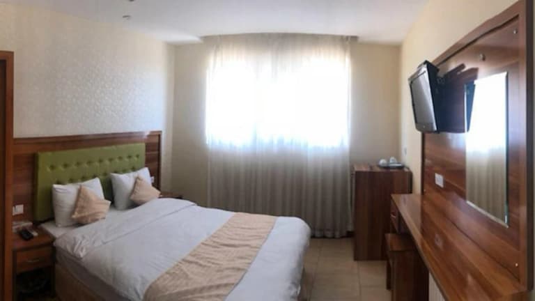 Ajam Hotel – Azadshahr