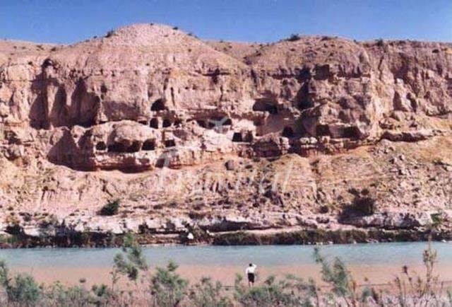 Chehel Khaneh Historical Caves
