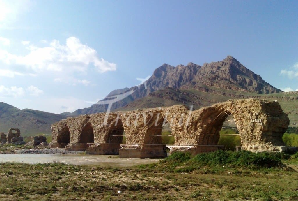 The Broken Bridge Shapuri – Khorram Abad - view 2