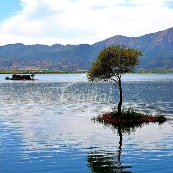 Zarivar (Zaribar) Lagoon