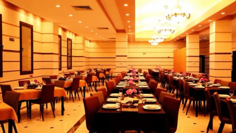 Ghasre Jahan Hotel – Natanz