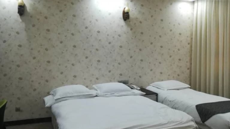 Mehrbod Firoozeh Hotel – Meybod