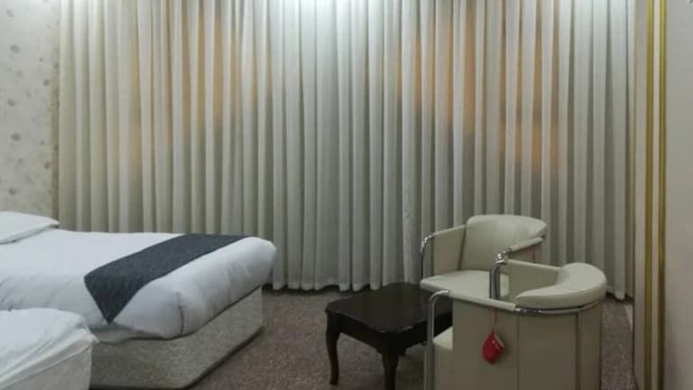 Mehrbod Firoozeh Hotel – Meybod