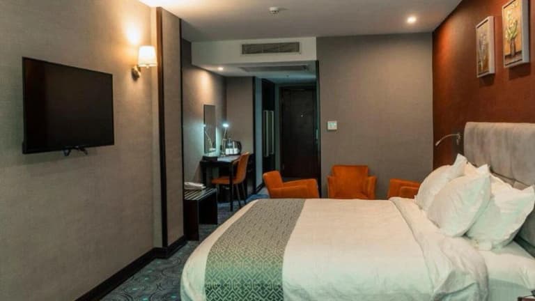 Avina Hotel – Qeshm