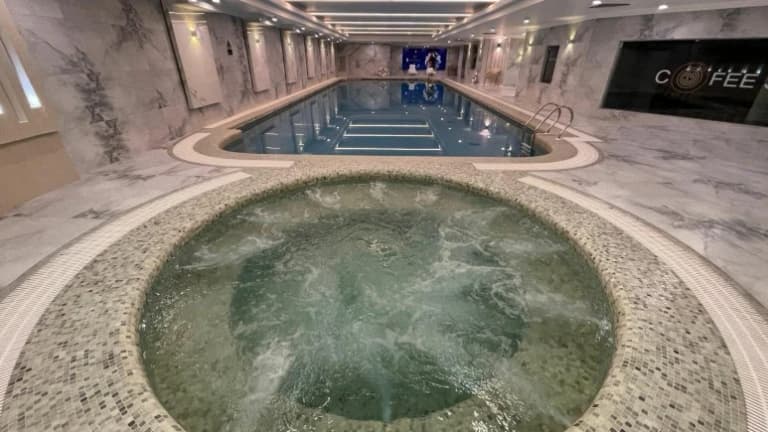 Wisteria Hotel – Tehran